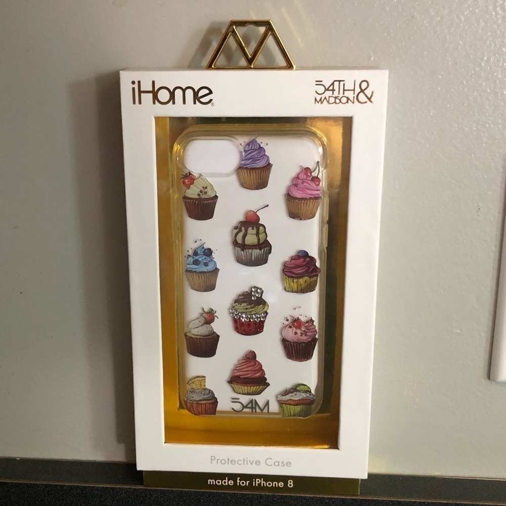 iHome Cupcake case iPhone 8 🌵 4/$25